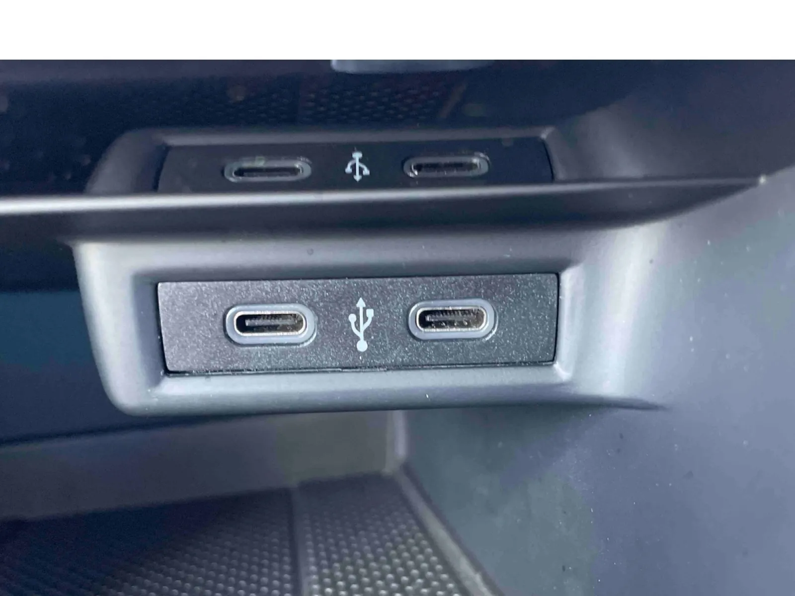 VOLKSWAGEN T-ROC Style - photo 22