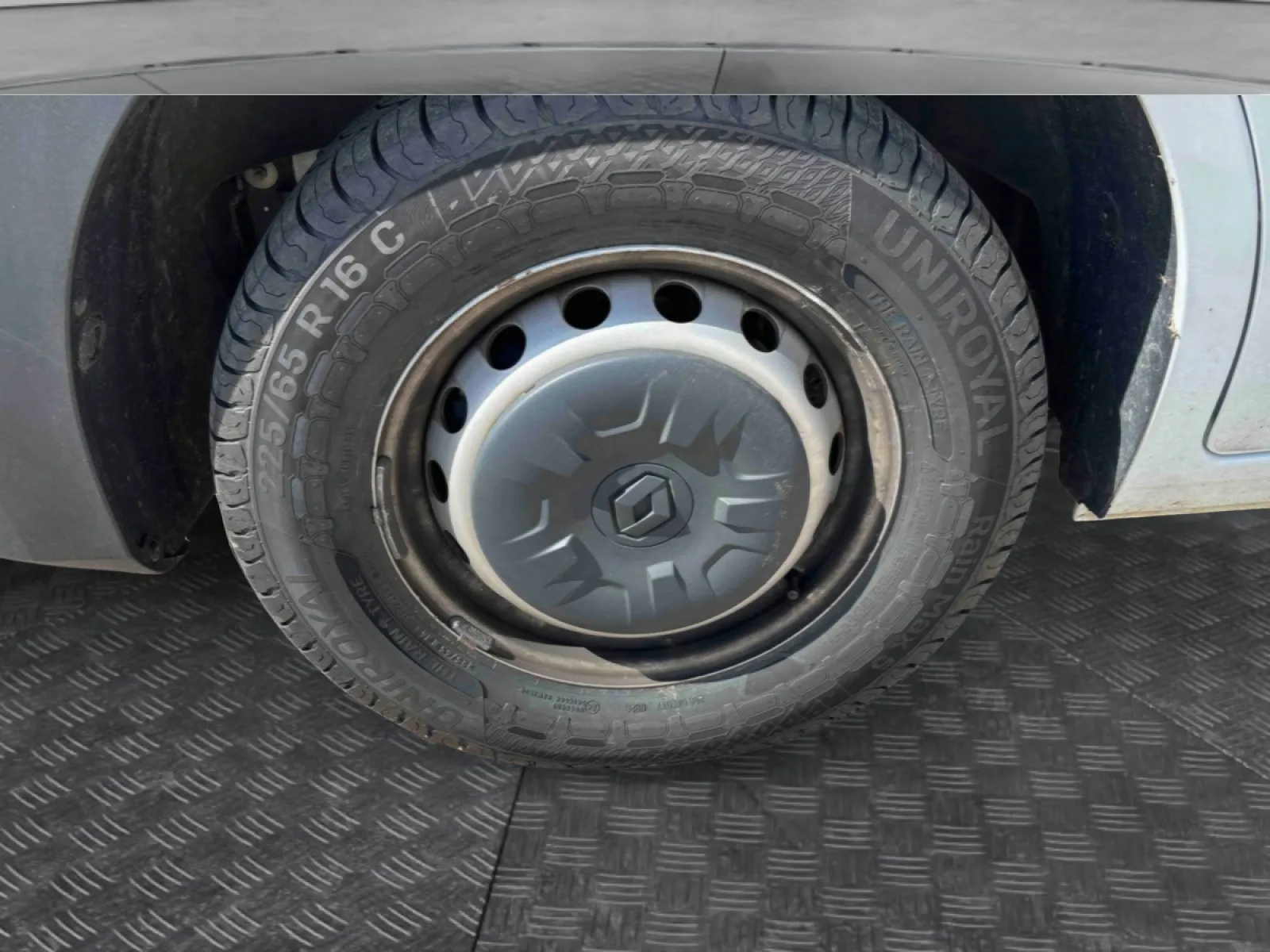 Acheter une renault MASTER FGN TRAC F3500 L3H3 BLUE DCI 135 d’occasion avec 31714km disponible immédiatement - photo 14