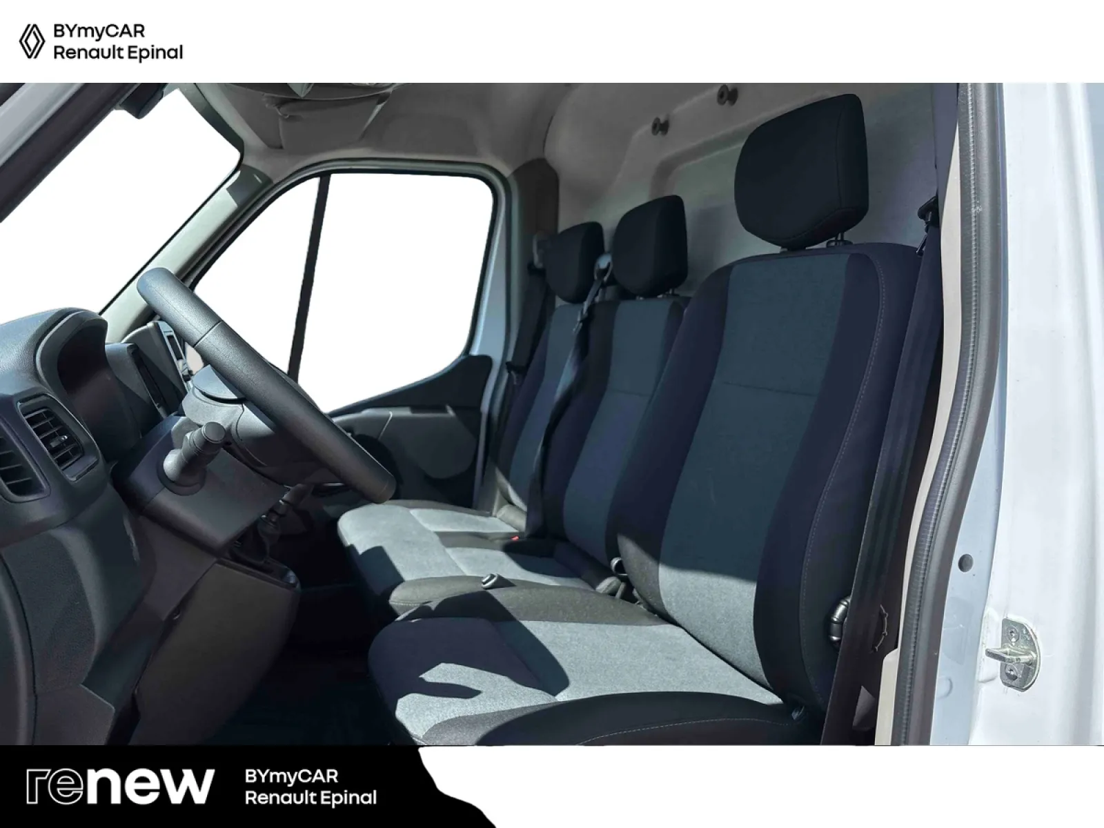 Acheter une renault MASTER FGN TRAC F3500 L3H3 BLUE DCI 135 d’occasion avec 31714km disponible immédiatement - photo 11