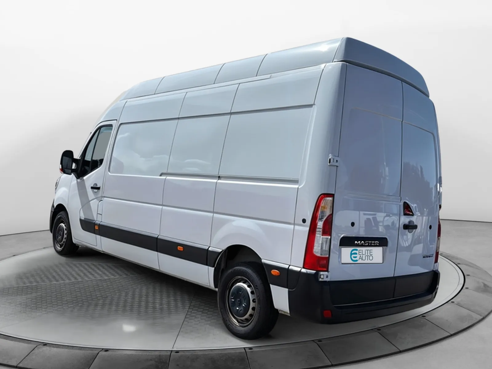 Acheter une renault MASTER FGN TRAC F3500 L3H3 BLUE DCI 135 d’occasion avec 31714km disponible immédiatement - photo 3