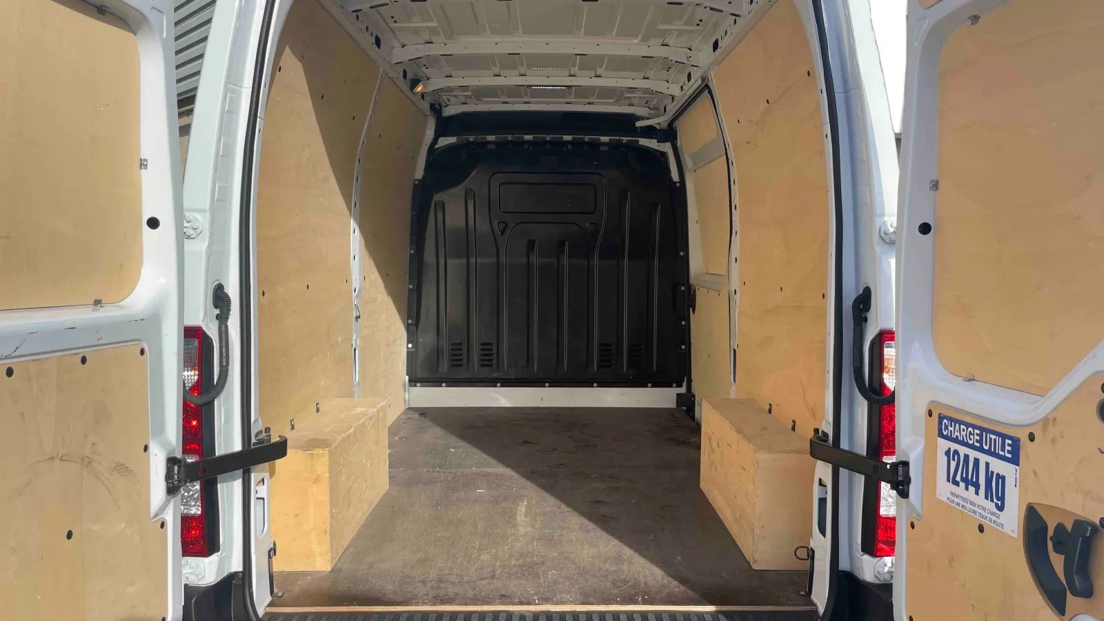 Acheter une renault MASTER FGN TRAC F3500 L2H2 BLUE DCI 135 d’occasion avec 26078km disponible immédiatement - photo 14
