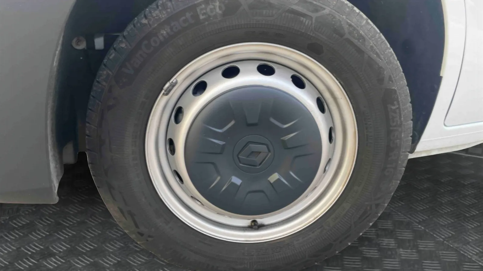 Acheter une renault MASTER FGN TRAC F3500 L2H2 BLUE DCI 135 d’occasion avec 26078km disponible immédiatement - photo 15