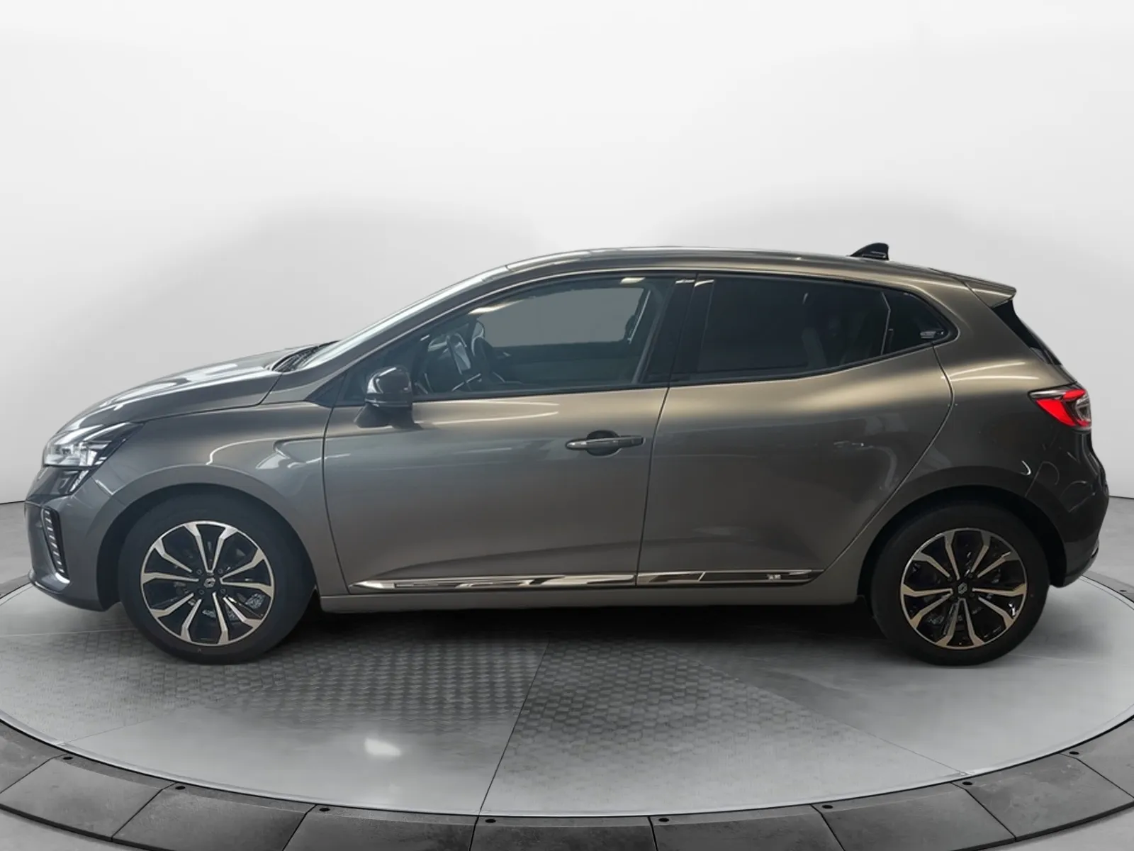 Acheter une renault Clio TCe 90 ch GSR2 d’occasion avec 8934km disponible immédiatement - photo 2