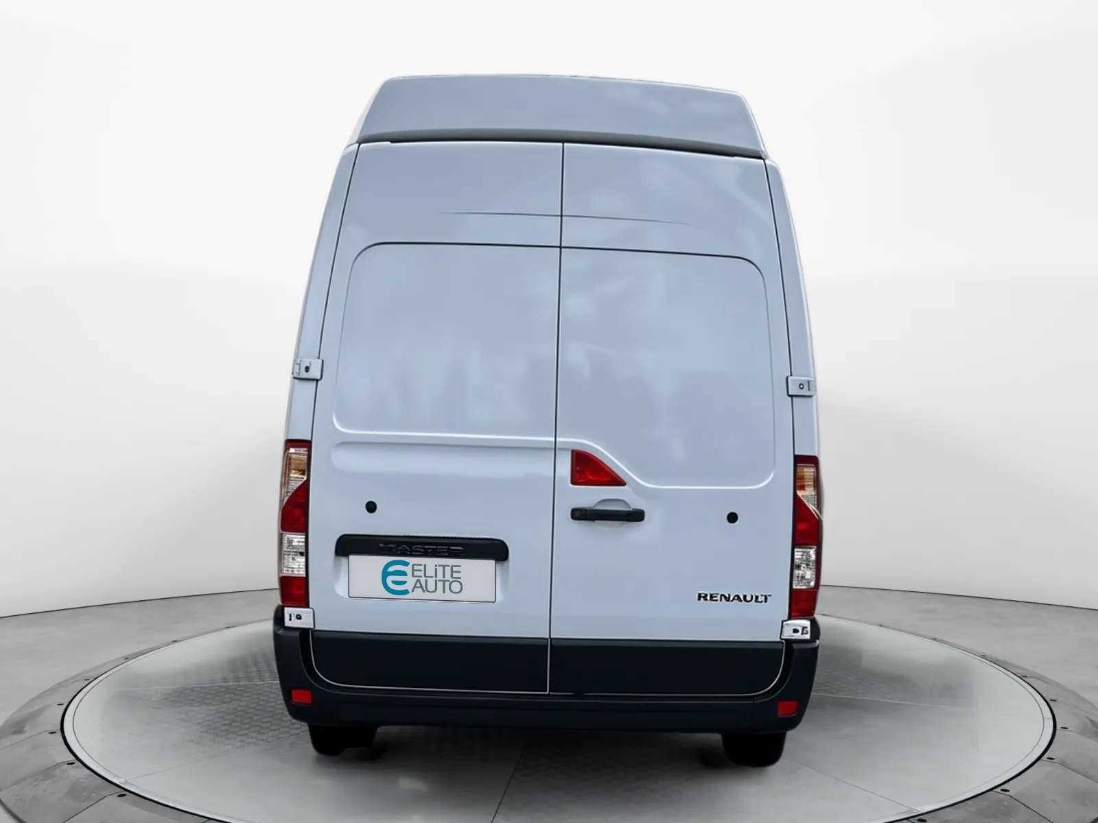 Acheter une renault MASTER FGN TRAC F3500 L3H3 BLUE DCI 135 d’occasion avec 22460km disponible immédiatement - photo 4