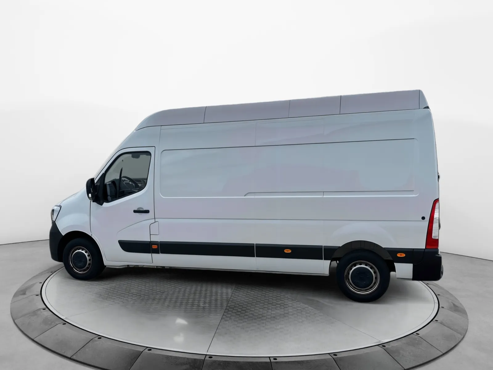 Acheter une renault MASTER FGN TRAC F3500 L3H3 BLUE DCI 135 d’occasion avec 22460km disponible immédiatement - photo 2