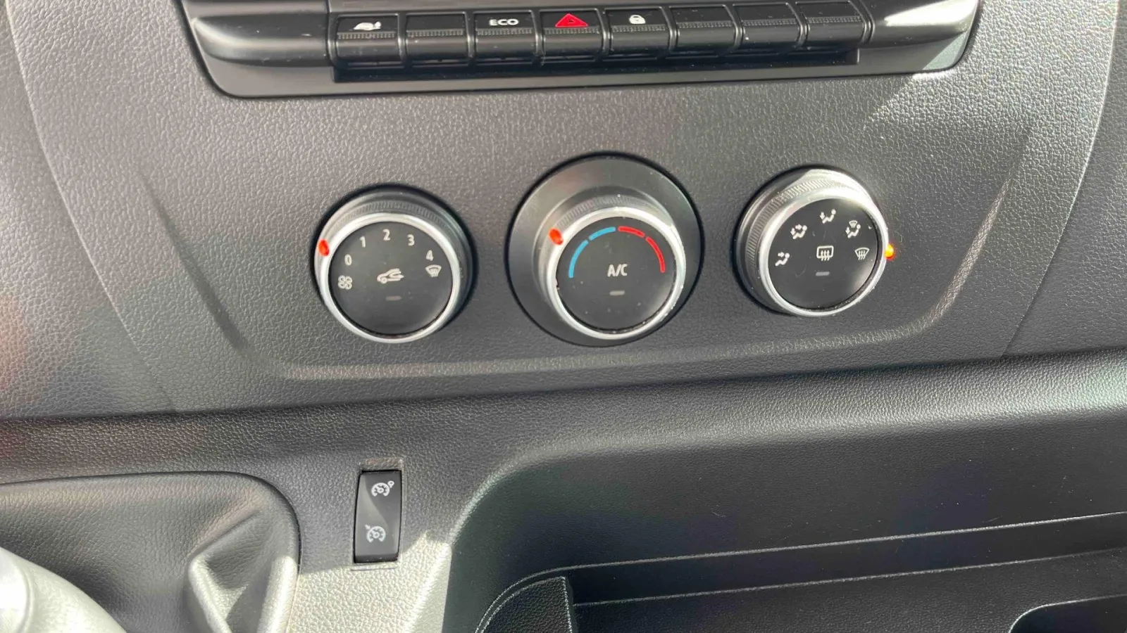 Acheter une renault MASTER FGN TRAC F3500 L3H3 BLUE DCI 135 d’occasion avec 22460km disponible immédiatement - photo 19