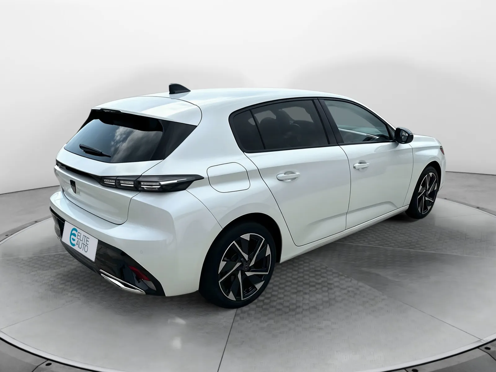 Acheter une peugeot 308 BlueHDi 130ch S&S EAT8 d’occasion avec 59576km disponible immédiatement - photo 5