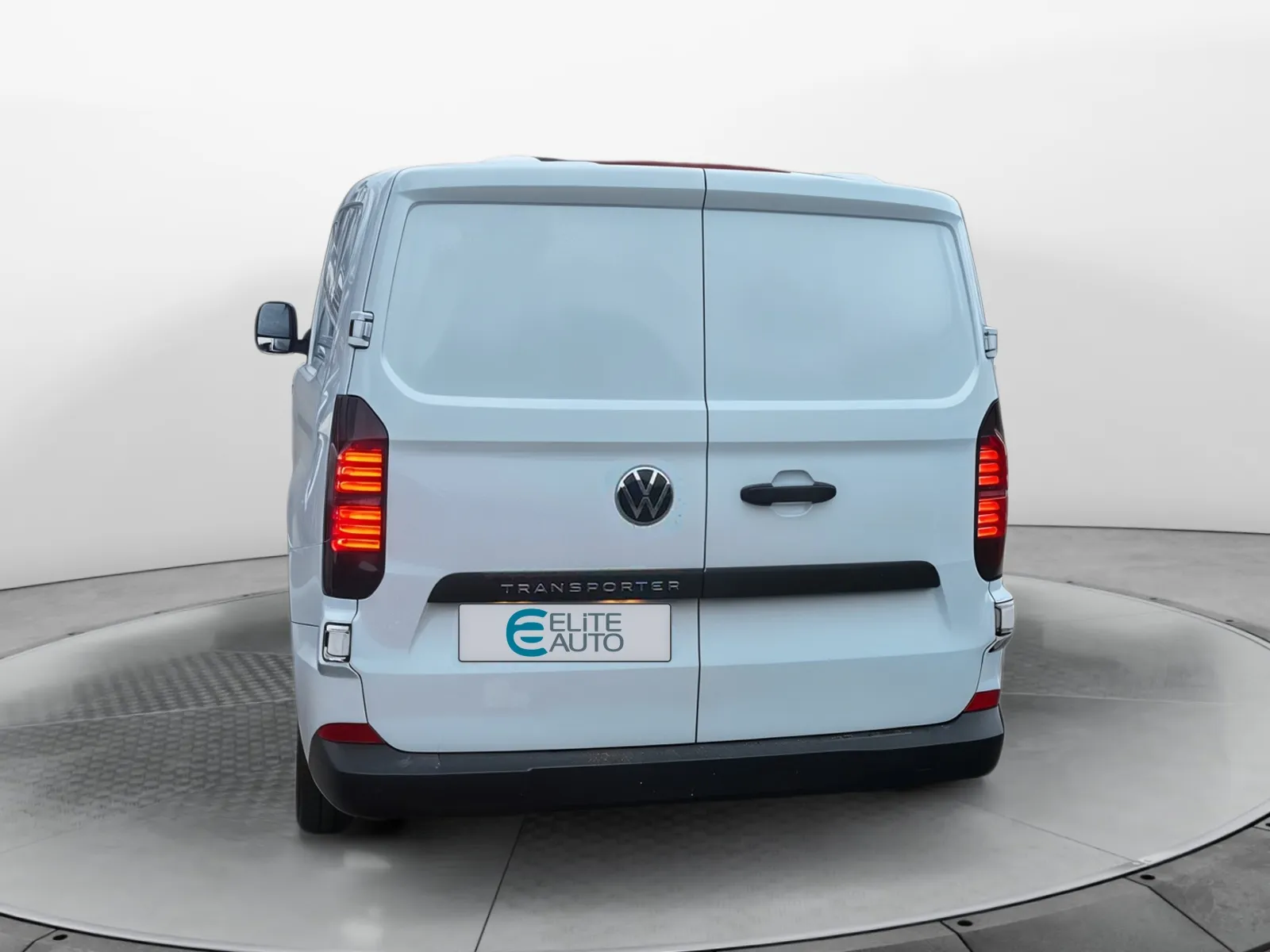 Acheter une volkswagen TRANSPORTER VAN L1H1 2.0 TDI 150 BVM6 d’occasion avec 13000km disponible immédiatement - photo 4