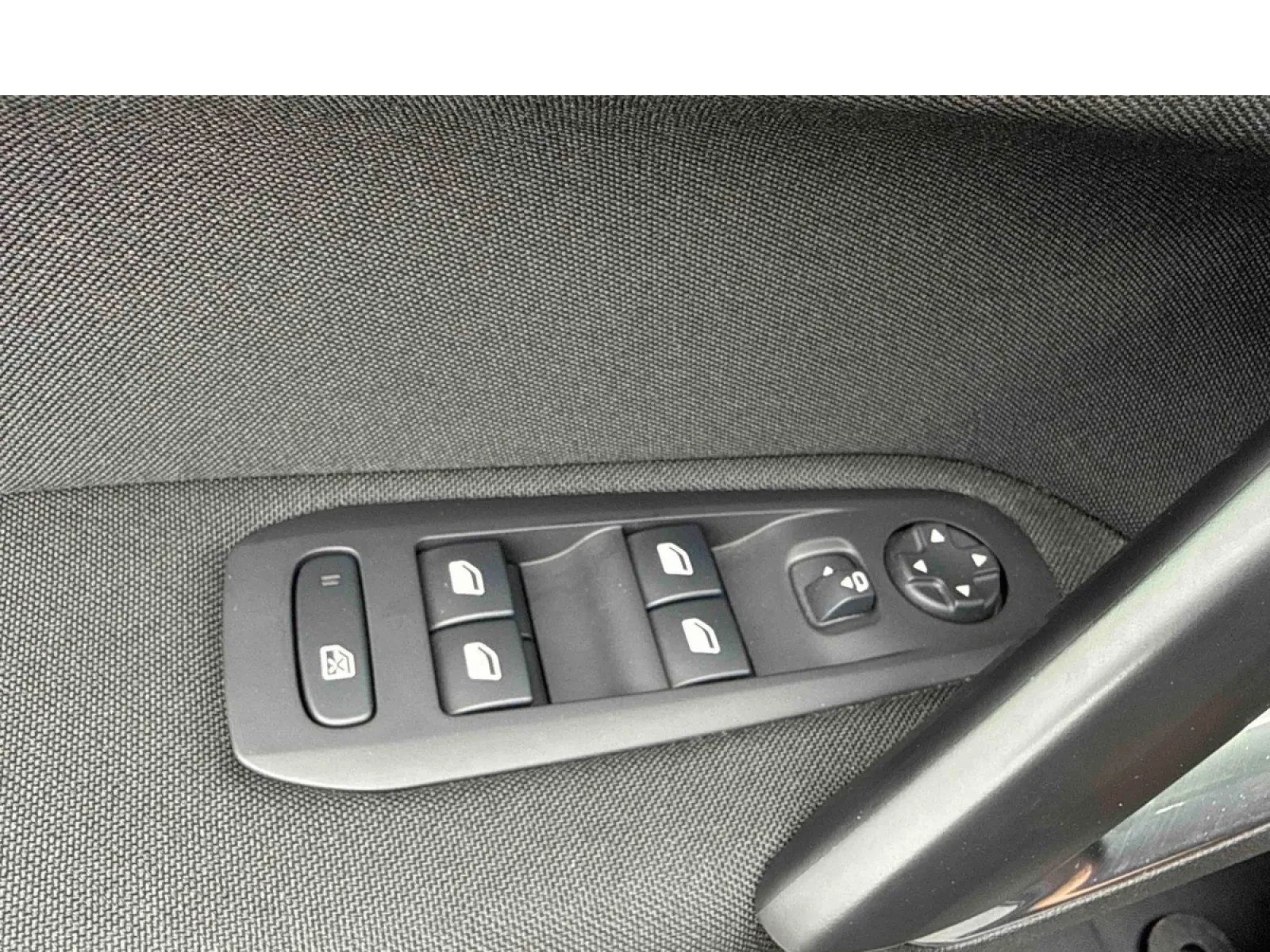 Acheter une peugeot 308 SW BlueHDi 130ch S&S EAT8 d’occasion avec 76390km disponible immédiatement - photo 23