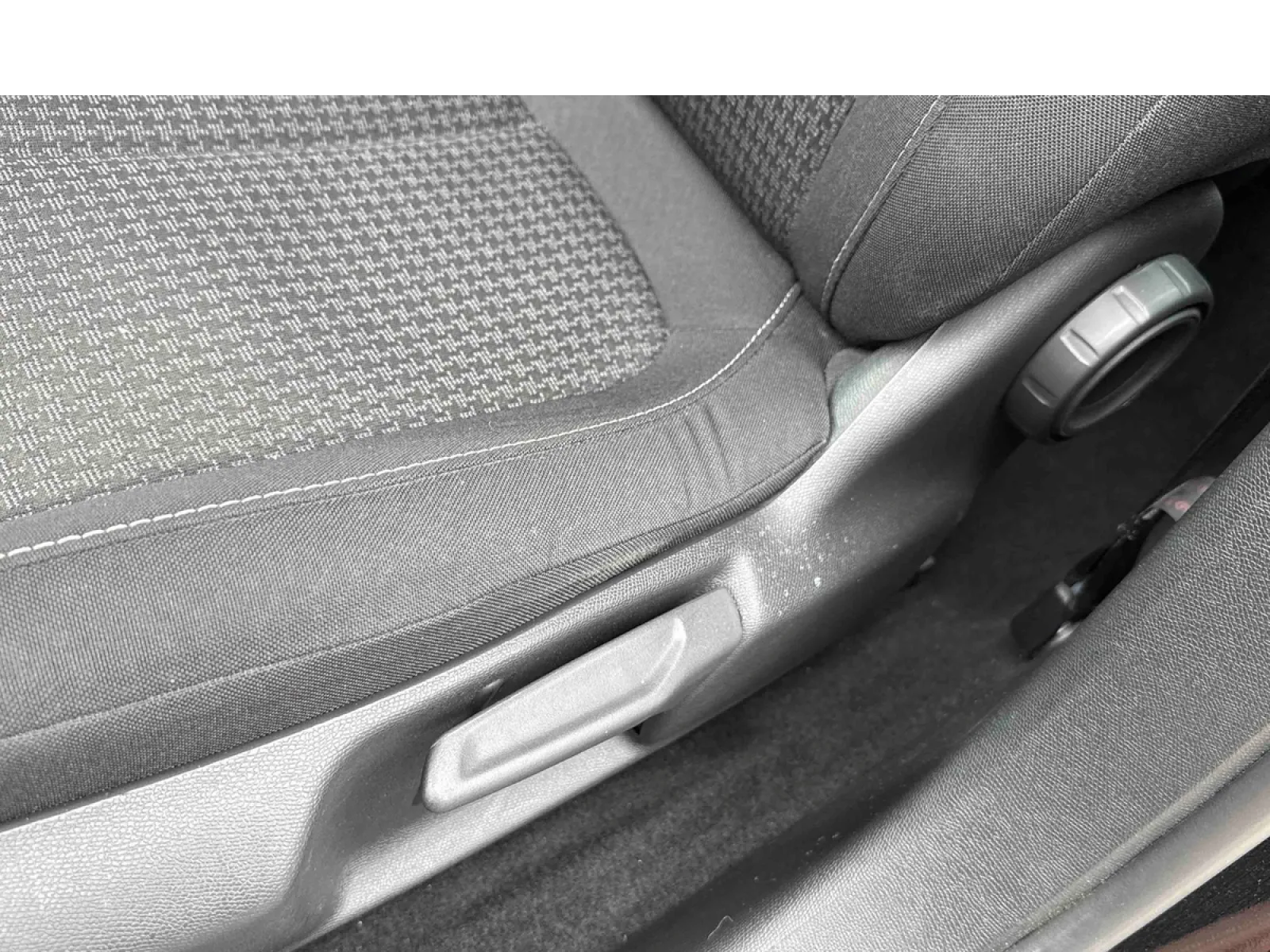Acheter une peugeot 308 SW BlueHDi 130ch S&S EAT8 d’occasion avec 76390km disponible immédiatement - photo 22