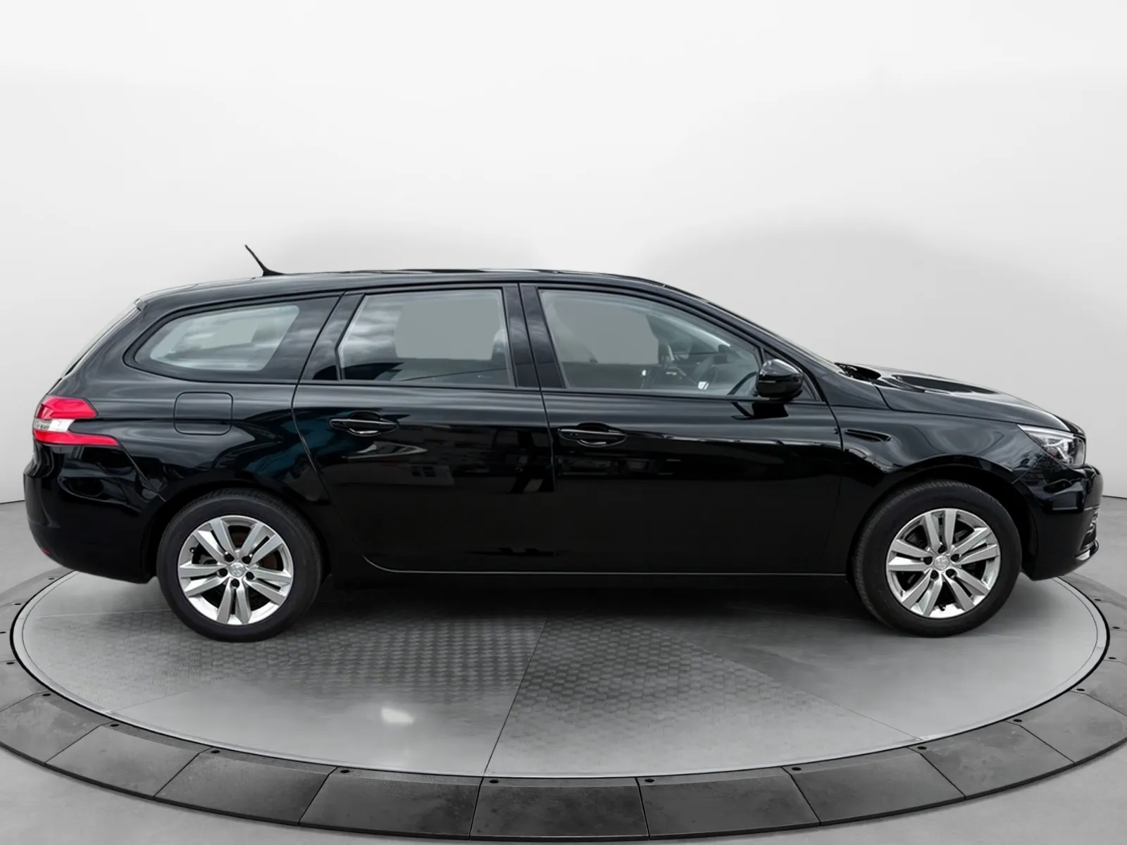 Acheter une peugeot 308 SW BlueHDi 130ch S&S EAT8 d’occasion avec 76390km disponible immédiatement - photo 6