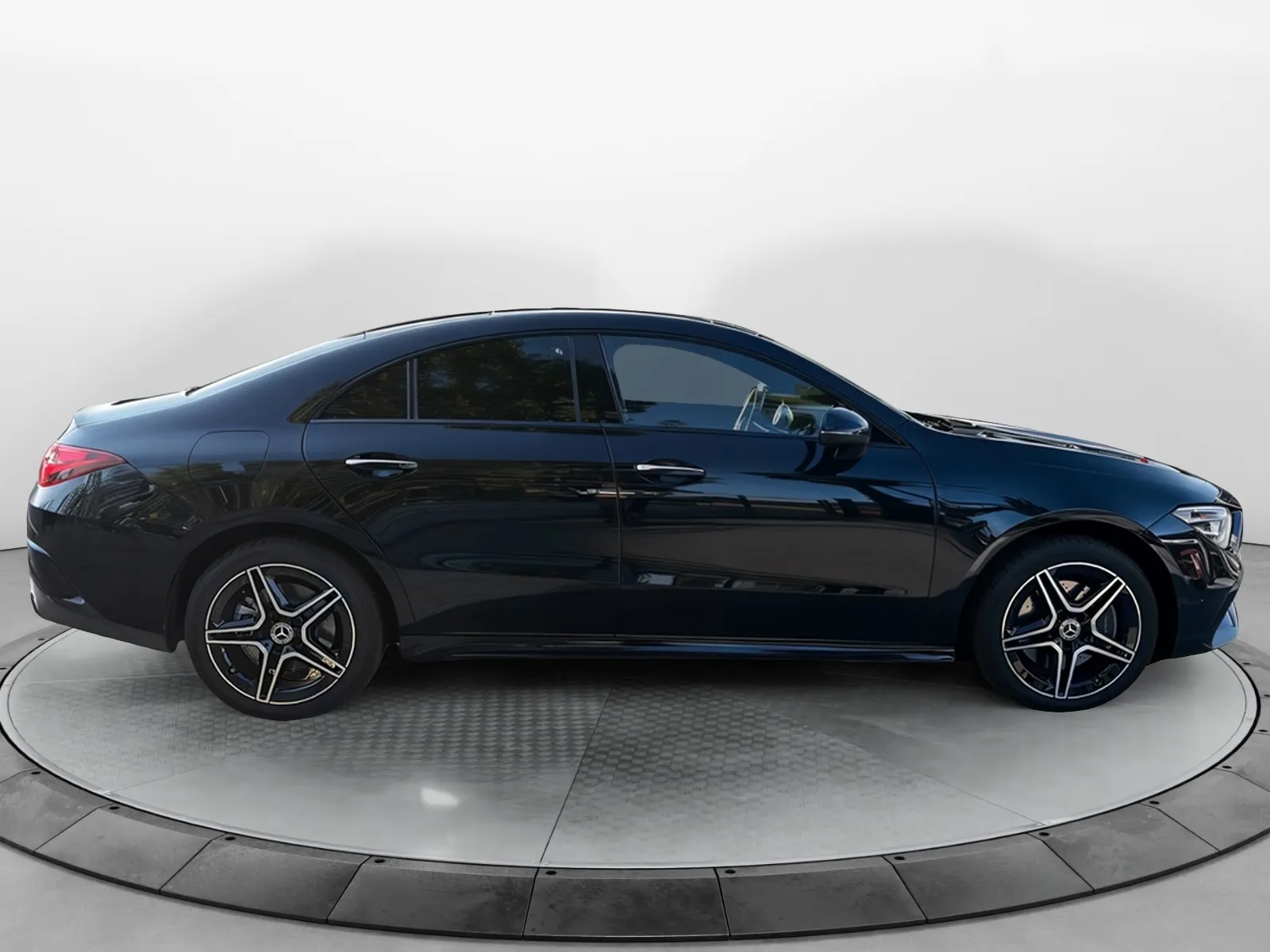 Acheter une mercedes CLA Coupé 250 e Hybrid EQ 8G-DCT d’occasion avec 12631km disponible immédiatement - photo 6