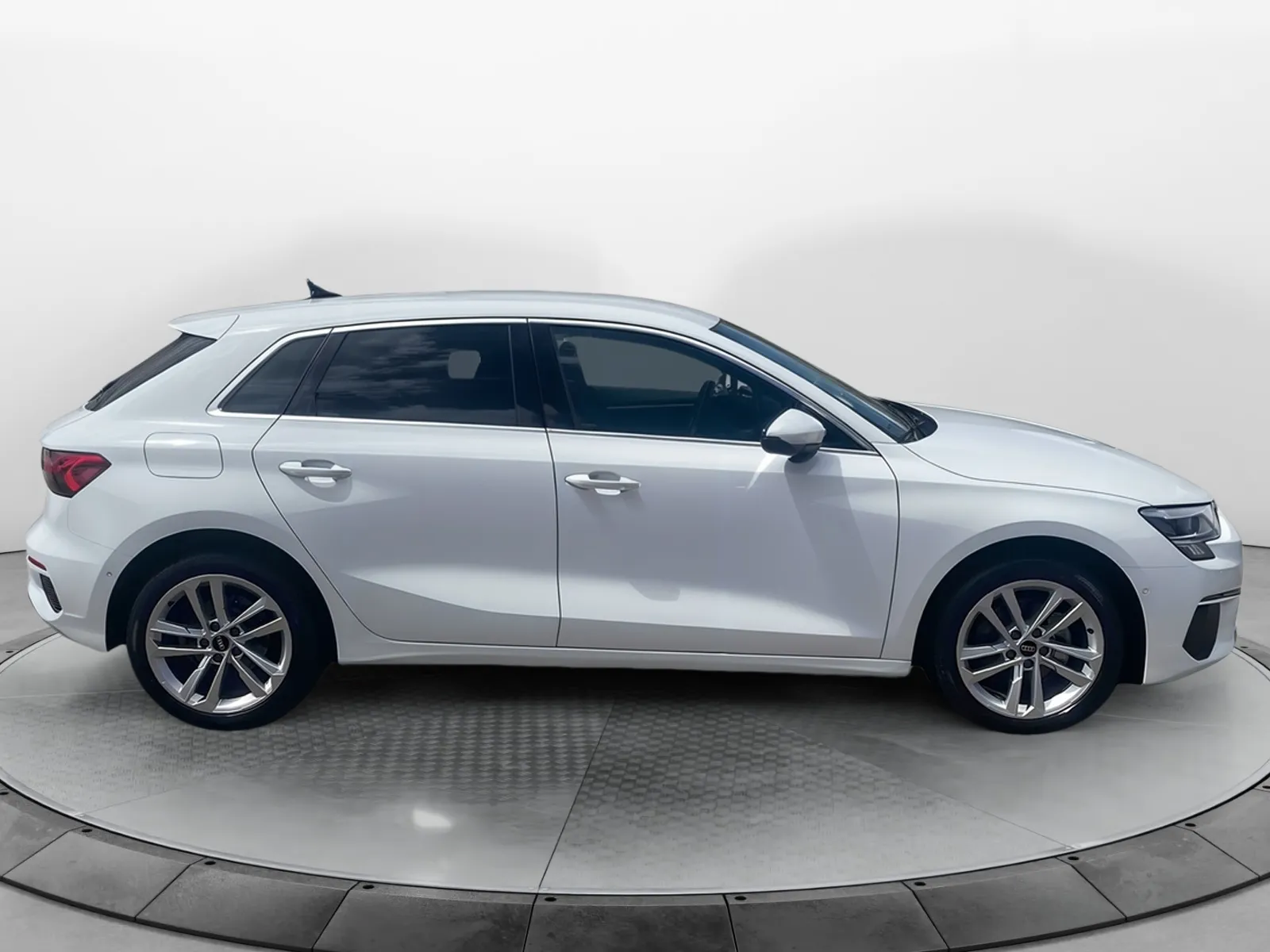 Acheter une audi A3 Sportback 30 TDI 116 S tronic 7 d’occasion avec 56000km disponible immédiatement - photo 6