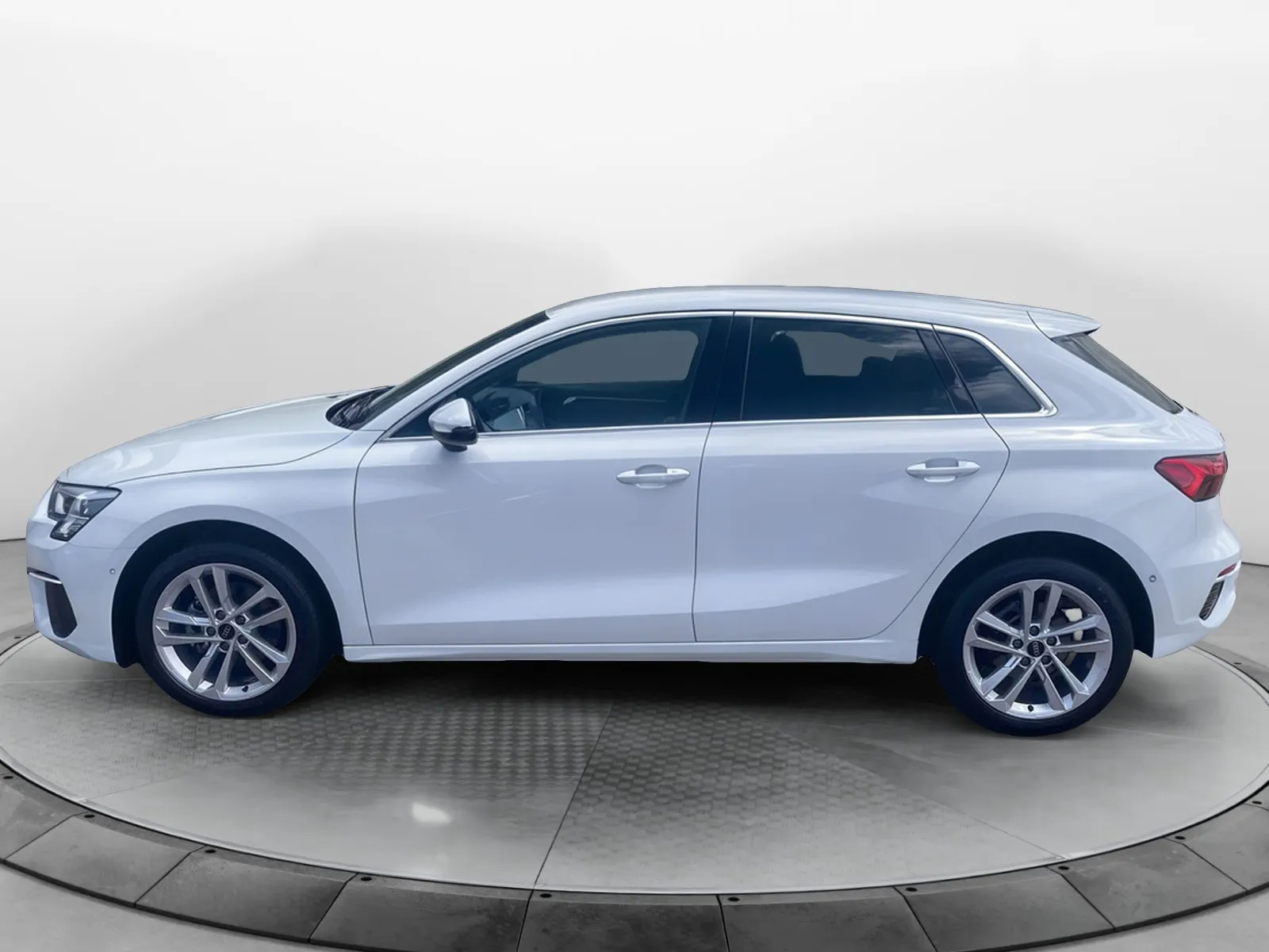 Acheter une audi A3 Sportback 30 TDI 116 S tronic 7 d’occasion avec 56000km disponible immédiatement - photo 2