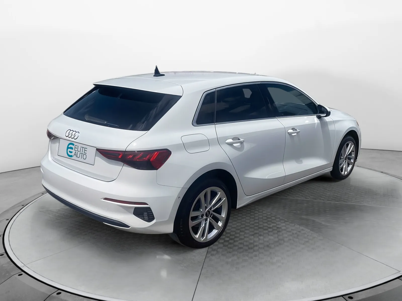 Acheter une audi A3 Sportback 30 TDI 116 S tronic 7 d’occasion avec 56000km disponible immédiatement - photo 5