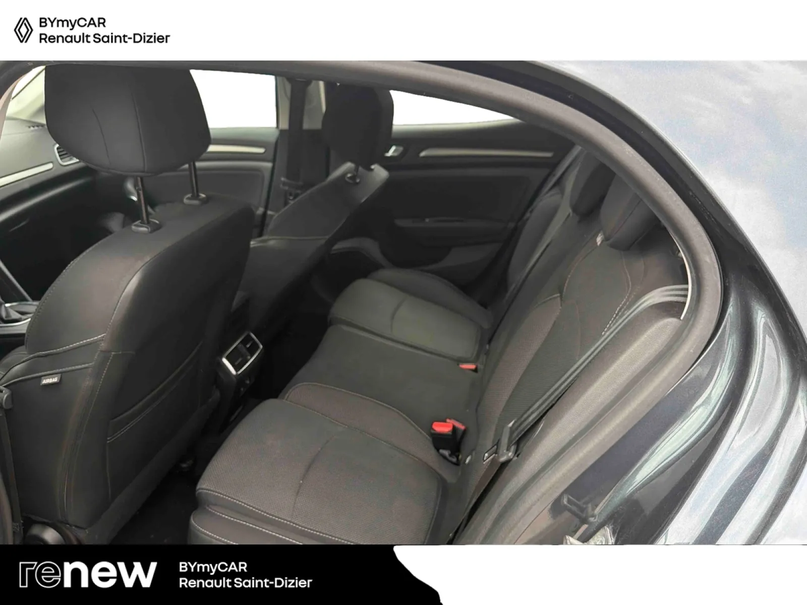 Acheter une renault Megane IV Berline Blue dCi 115 EDC d’occasion avec 71220km disponible immédiatement - photo 12