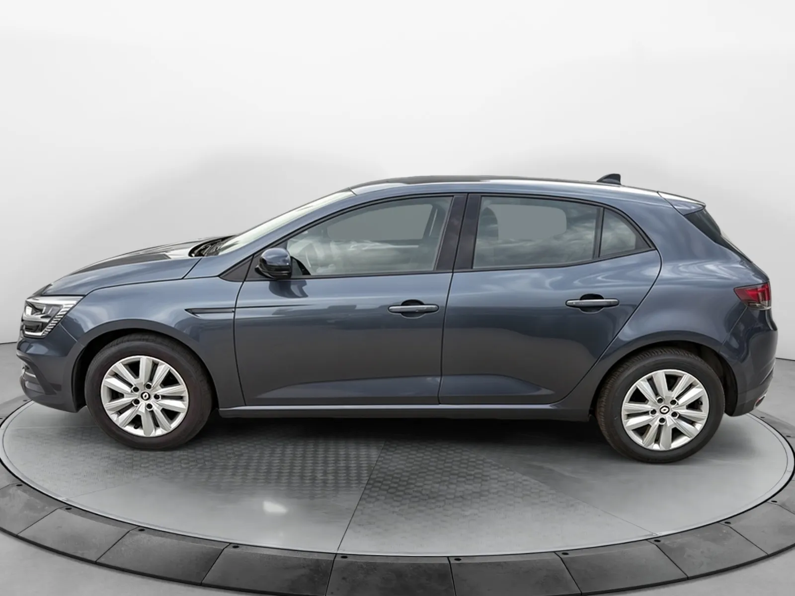 Acheter une renault Megane IV Berline Blue dCi 115 EDC d’occasion avec 71220km disponible immédiatement - photo 2