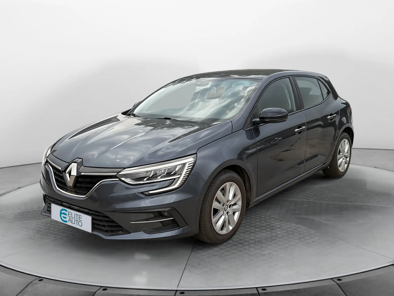Acheter une renault Megane IV Berline Blue dCi 115 EDC d’occasion avec 71220km disponible immédiatement - photo 1