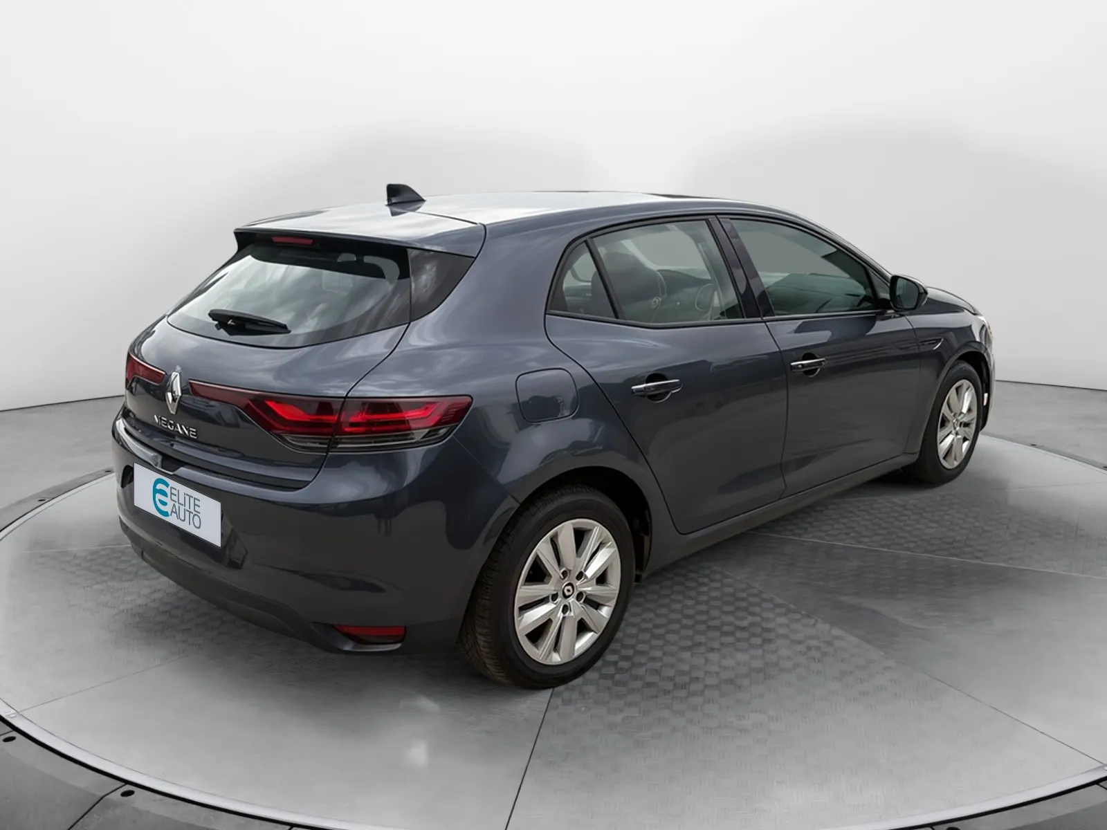 Acheter une renault Megane IV Berline Blue dCi 115 EDC d’occasion avec 71220km disponible immédiatement - photo 5