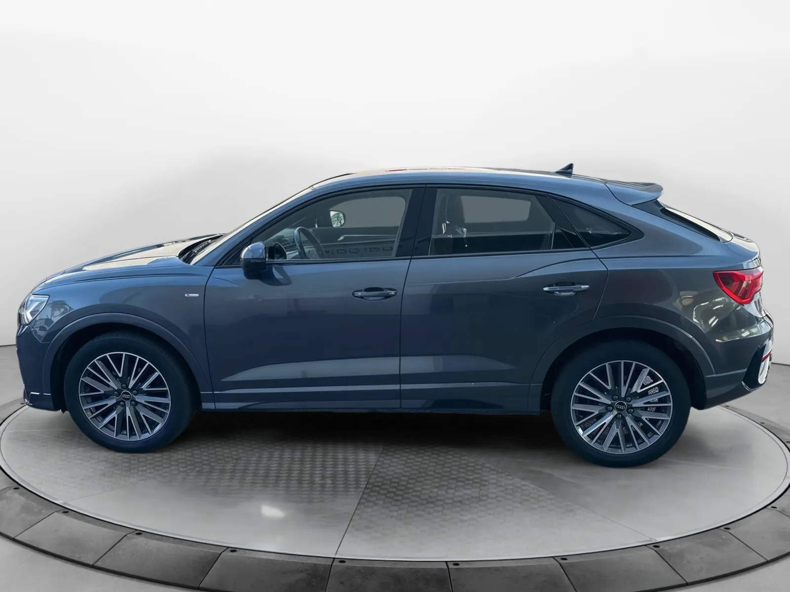 Acheter une audi Q3 Sportback 35 TDI 150 ch S tronic 7 d’occasion avec 79800km disponible immédiatement - photo 2