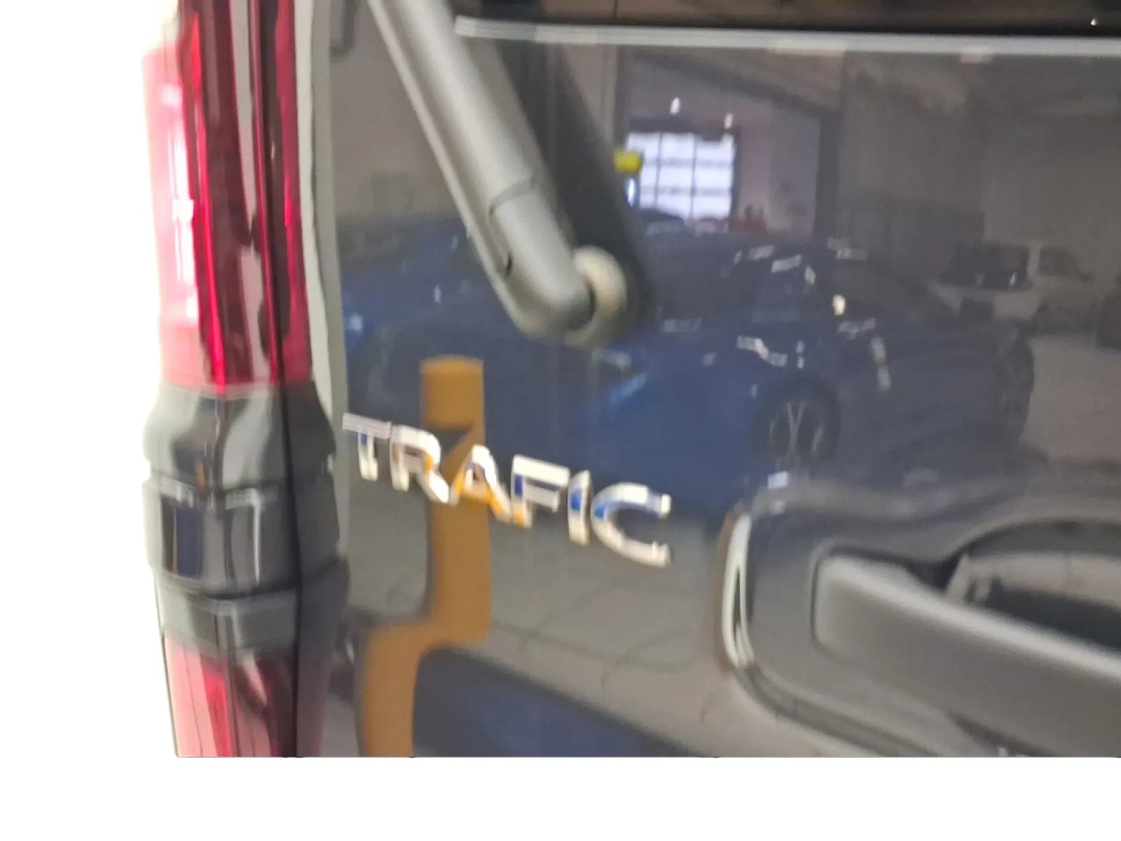 Acheter une renault Trafic  TPMR Blue dCi 150 d’occasion avec 6344km disponible immédiatement - photo 15