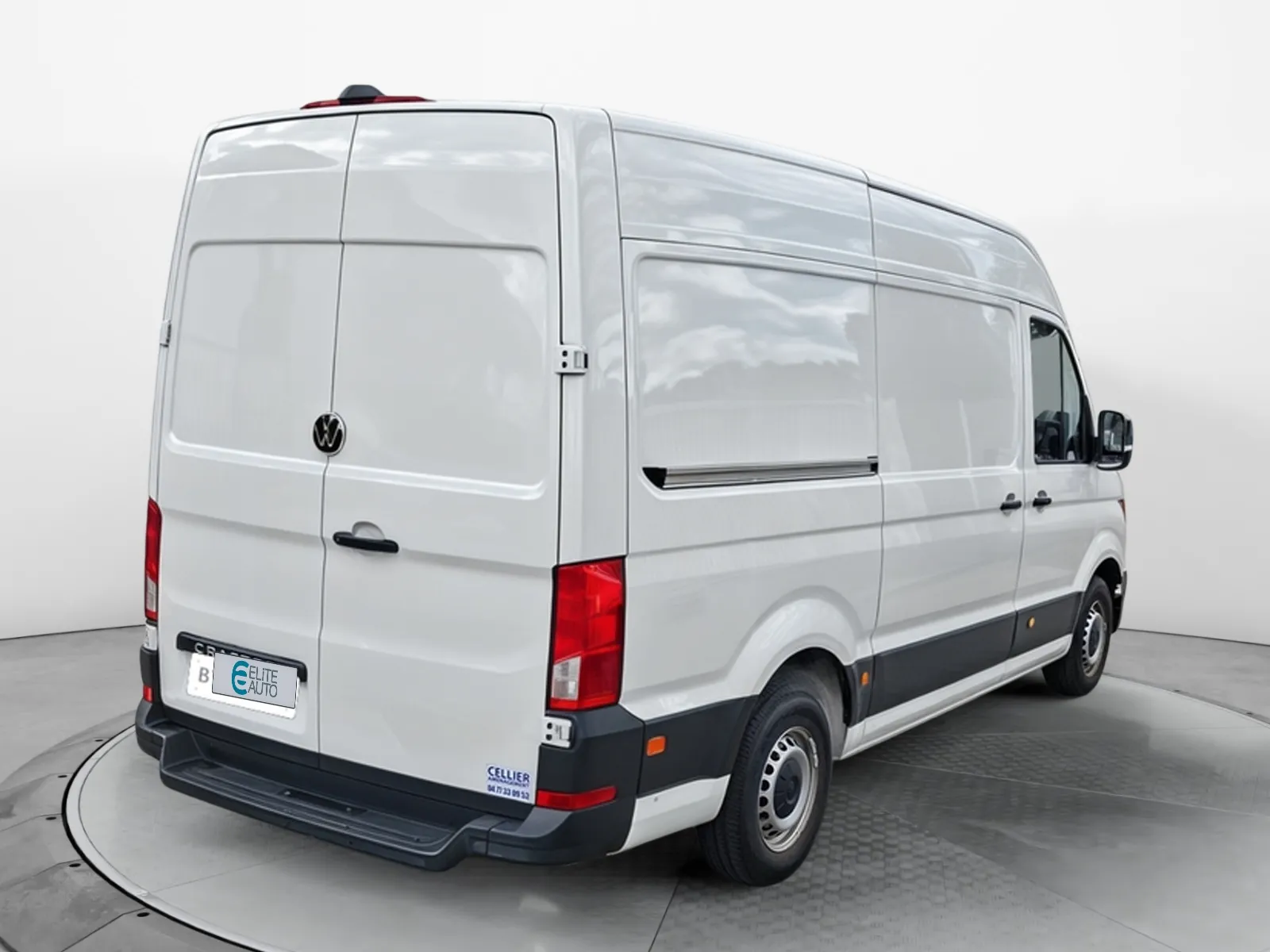 Acheter une volkswagen CRAFTER VAN 35 L3H3 2.0 TDI 140 CH BVA d’occasion avec 15000km disponible immédiatement - photo 5