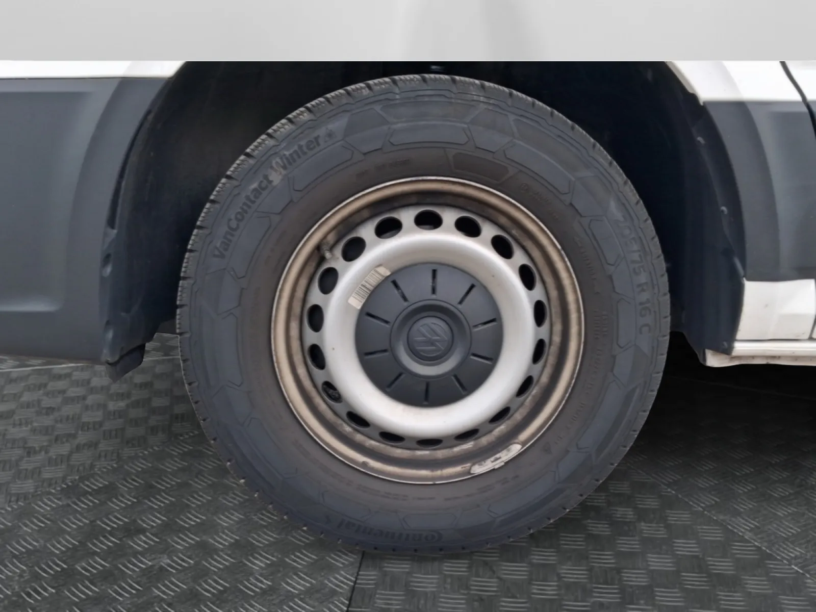 Acheter une volkswagen CRAFTER VAN 35 L3H3 2.0 TDI 140 CH BVA d’occasion avec 15000km disponible immédiatement - photo 18