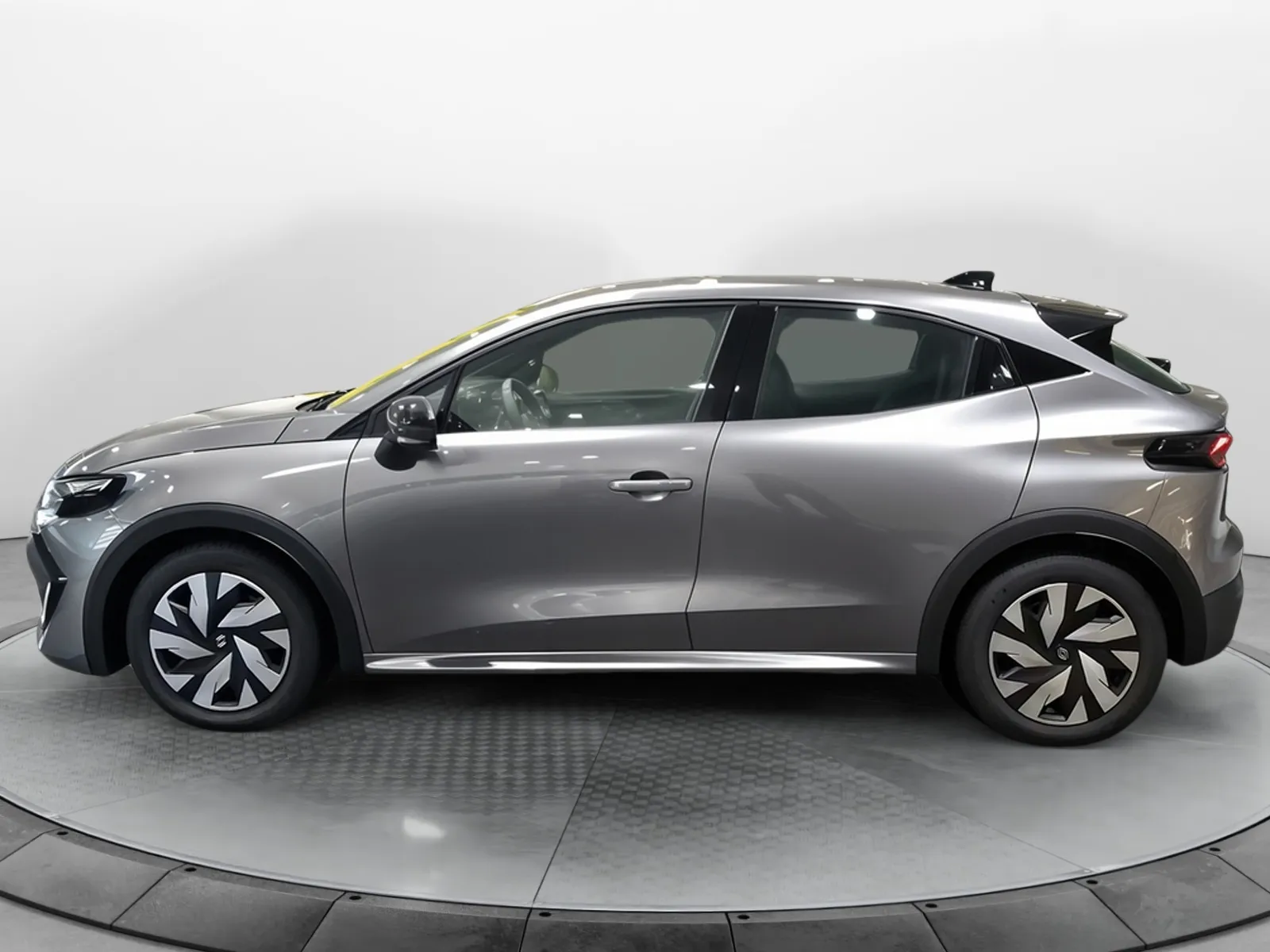Acheter une renault Clio E-Tech full hybrid 160 ch d’occasion avec 10km disponible immédiatement - photo 2