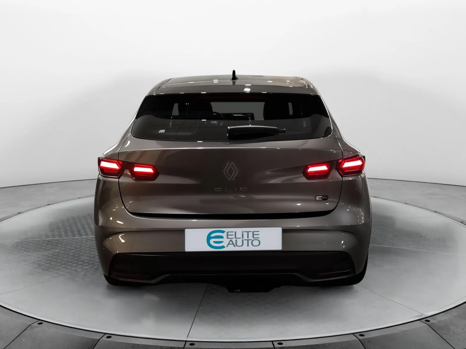 Acheter une renault Clio E-Tech full hybrid 160 ch d’occasion avec 10km disponible immédiatement - photo 4