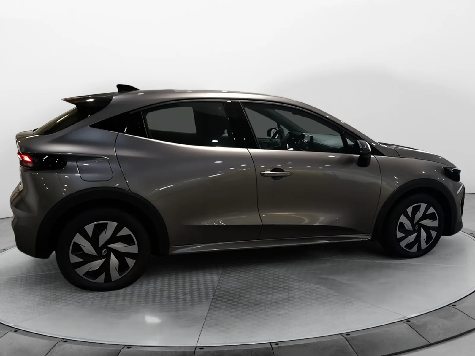 Acheter une renault Clio E-Tech full hybrid 160 ch d’occasion avec 10km disponible immédiatement - photo 6