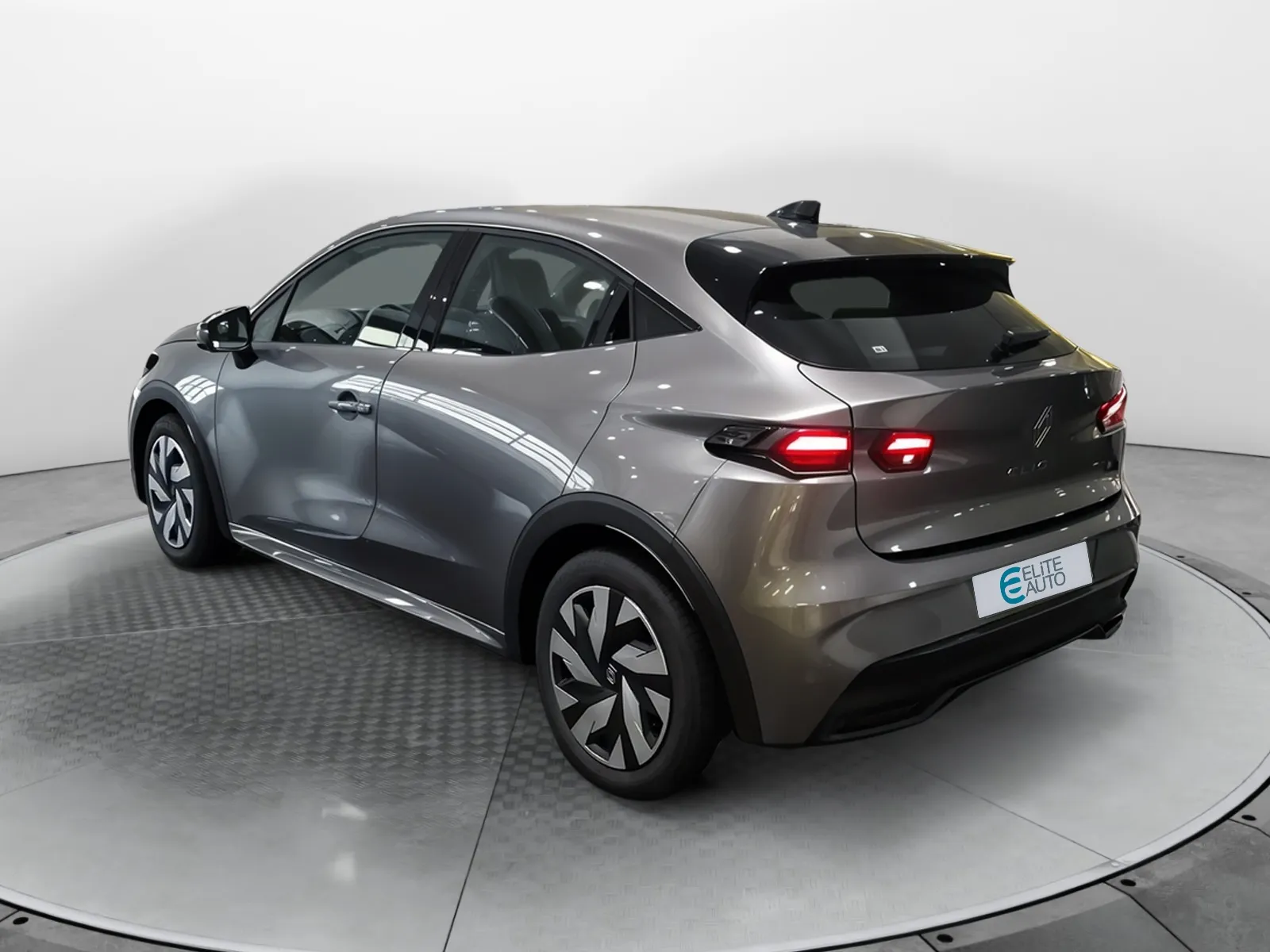 Acheter une renault Clio E-Tech full hybrid 160 ch d’occasion avec 10km disponible immédiatement - photo 3