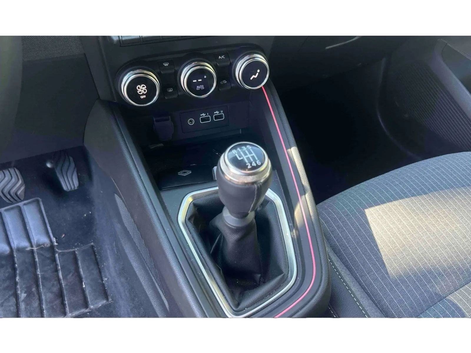 Acheter une renault Clio Eco-G 100 ch GSR2 d’occasion avec 2365km disponible immédiatement - photo 22