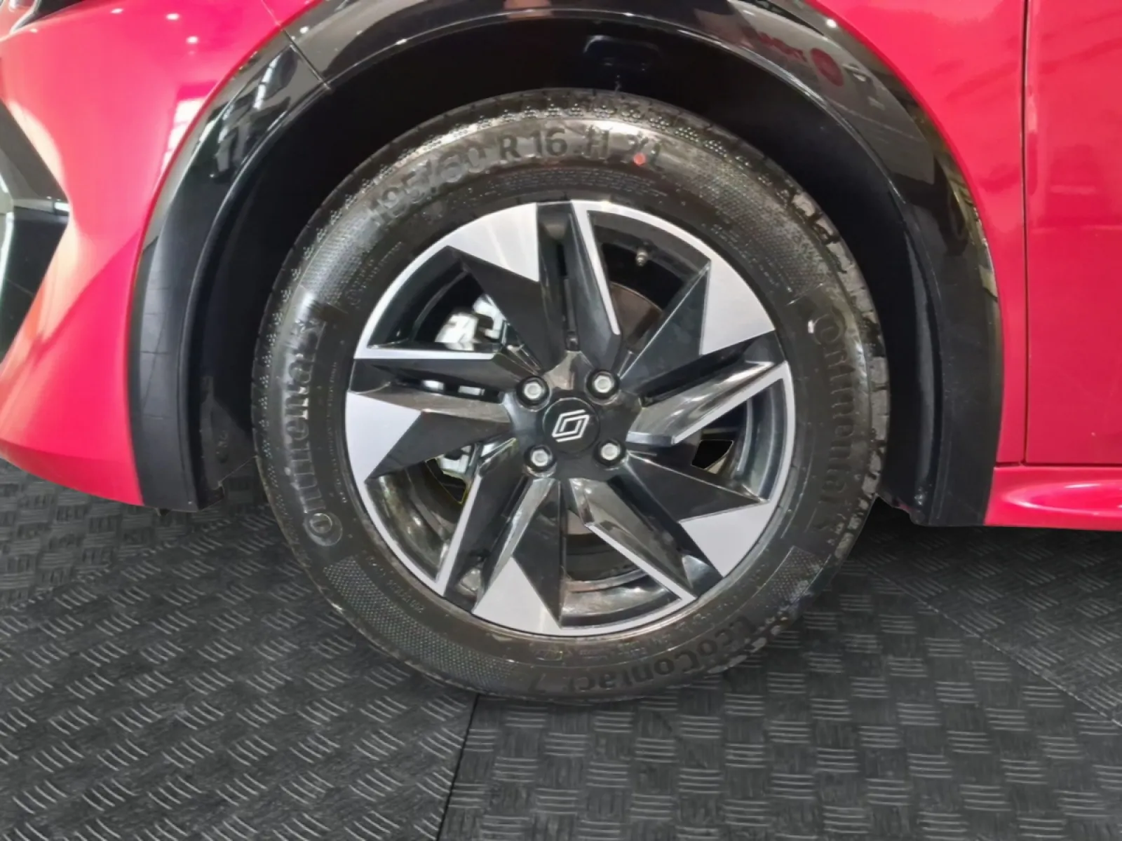 Acheter une renault Clio TCe 115 ch EDC d’occasion avec 10km disponible immédiatement - photo 14