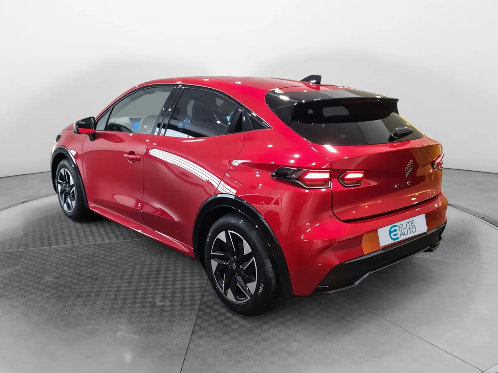 Acheter une renault Clio TCe 115 ch EDC d’occasion avec 10km disponible immédiatement - photo 3