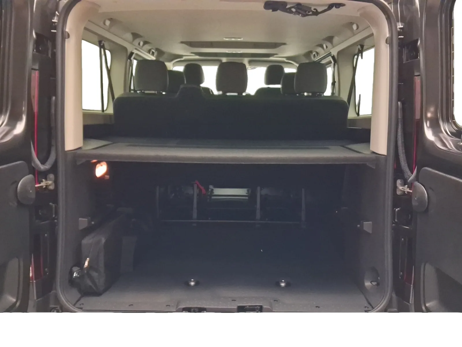 Acheter une renault Trafic Blue dCi 150 d’occasion avec 10km disponible immédiatement - photo 13