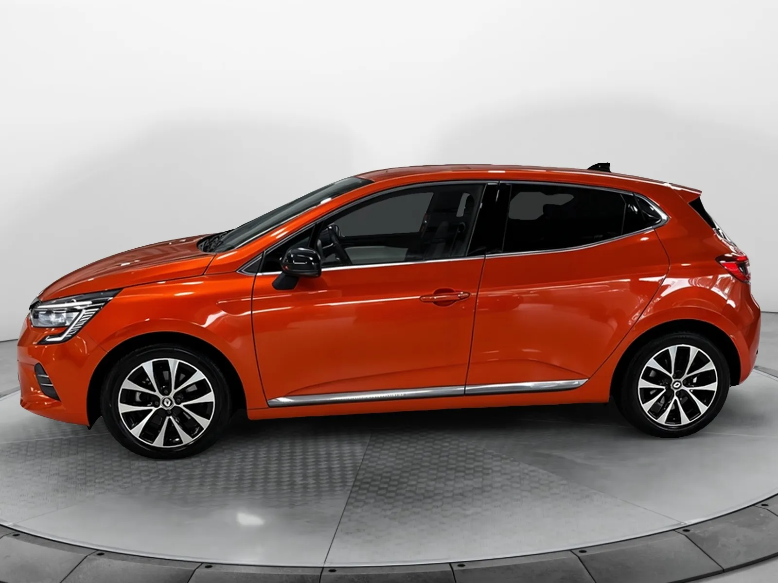 Acheter une renault Clio E-Tech full hybrid 145 d’occasion avec 82937km disponible immédiatement - photo 2