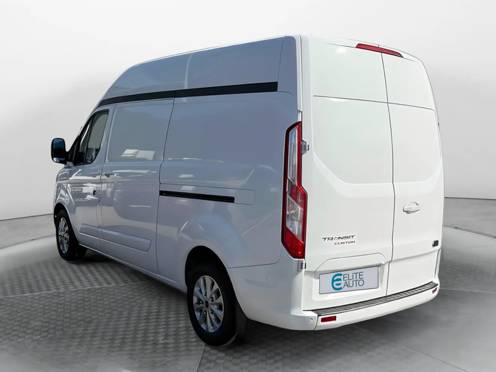 Acheter une ford TRANSIT CUSTOM FOURGON 300 L2H2 2.0 ECOBLUE 170 BVA d’occasion avec 75373km disponible immédiatement - photo 3