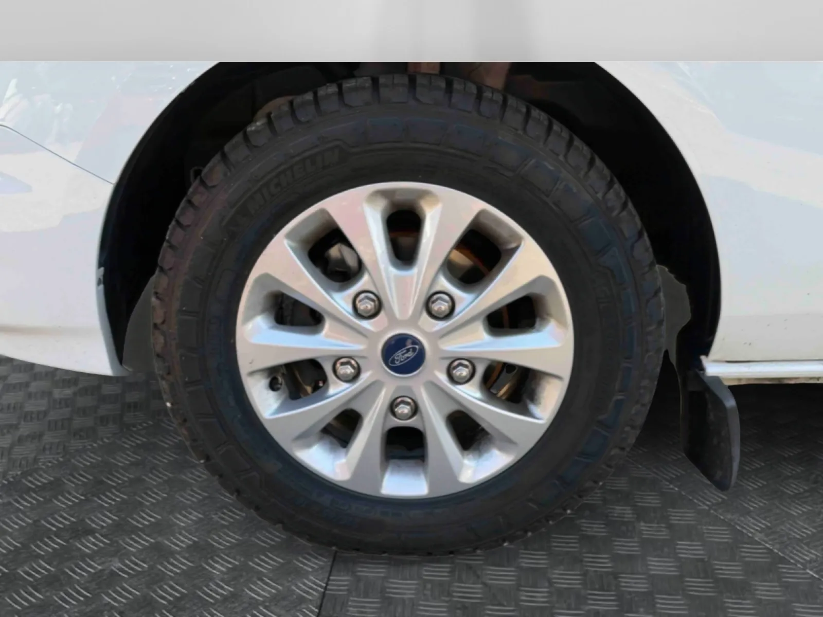 Acheter une ford TRANSIT CUSTOM FOURGON 300 L2H2 2.0 ECOBLUE 170 BVA d’occasion avec 75373km disponible immédiatement - photo 13
