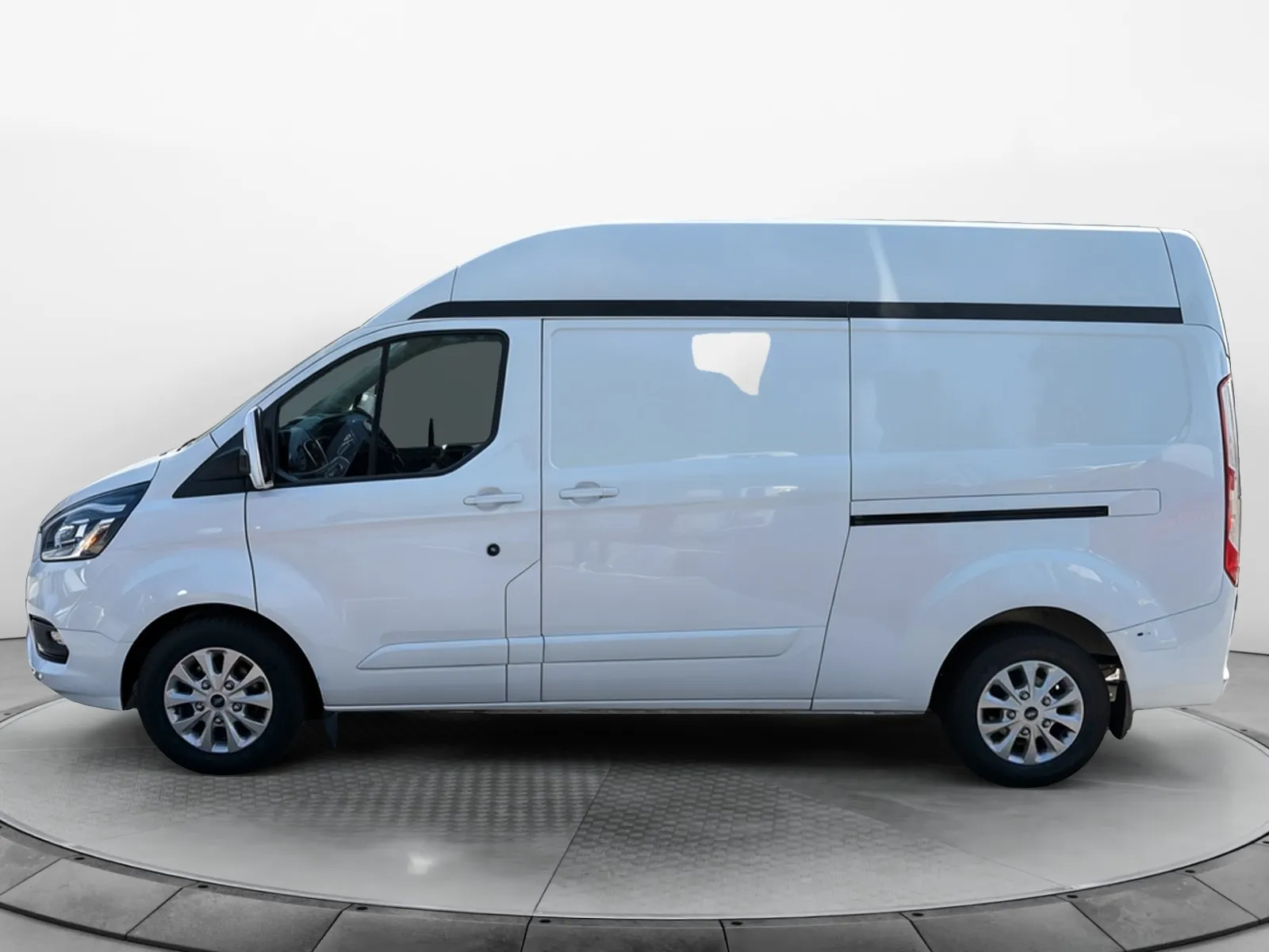 Acheter une ford TRANSIT CUSTOM FOURGON 300 L2H2 2.0 ECOBLUE 170 BVA d’occasion avec 75373km disponible immédiatement - photo 2