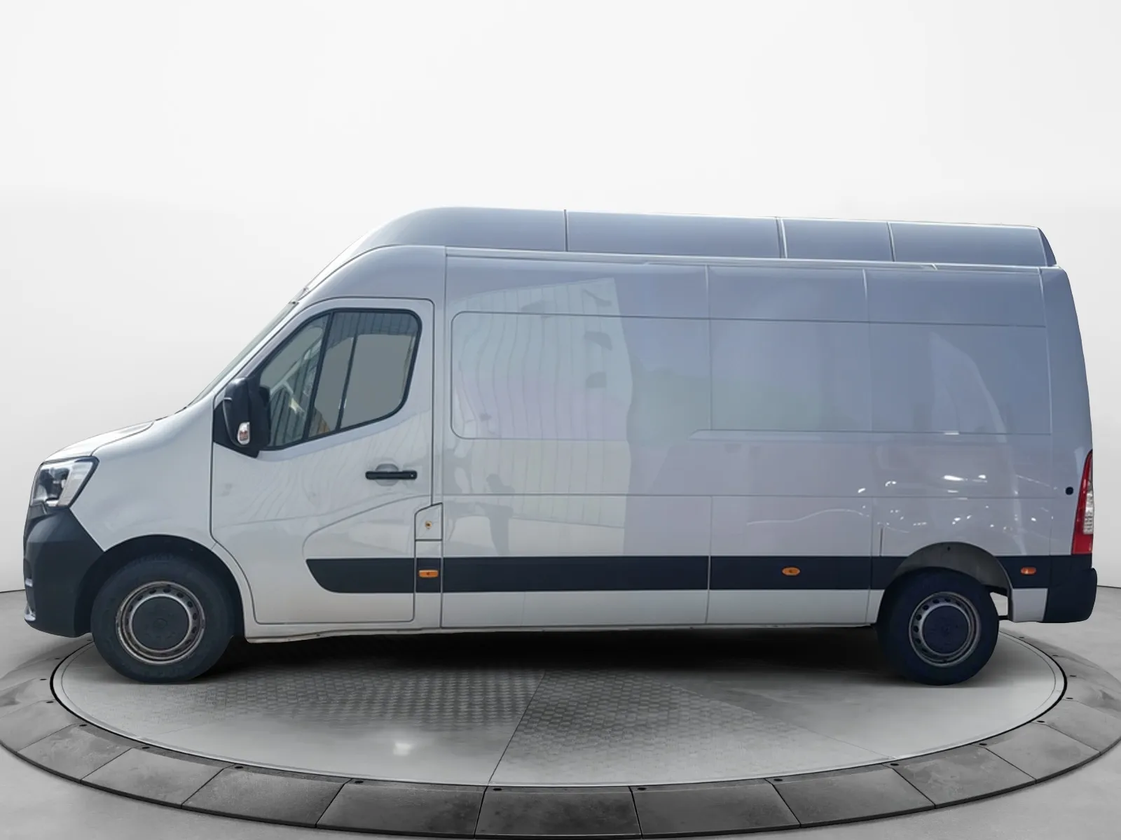 Acheter une renault MASTER FGN TRAC F3500 L3H3 BLUE DCI 135 d’occasion avec 34450km disponible immédiatement - photo 2