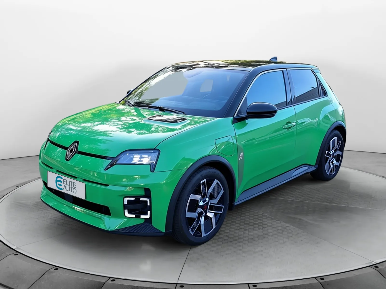 Acheter une renault Renault 5 E-Tech Electrique 150 ch autonomie confort d’occasion avec 7500km disponible immédiatement - photo 1