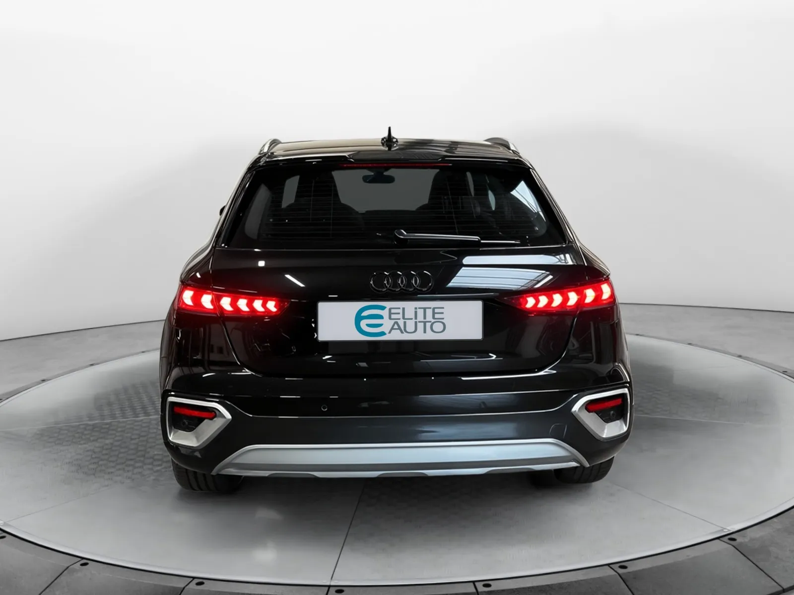 Acheter une audi A3 Allstreet 40 TFSI e Hybride rechargeable 204 S tronic 6 d’occasion avec 19900km disponible immédiatement - photo 4