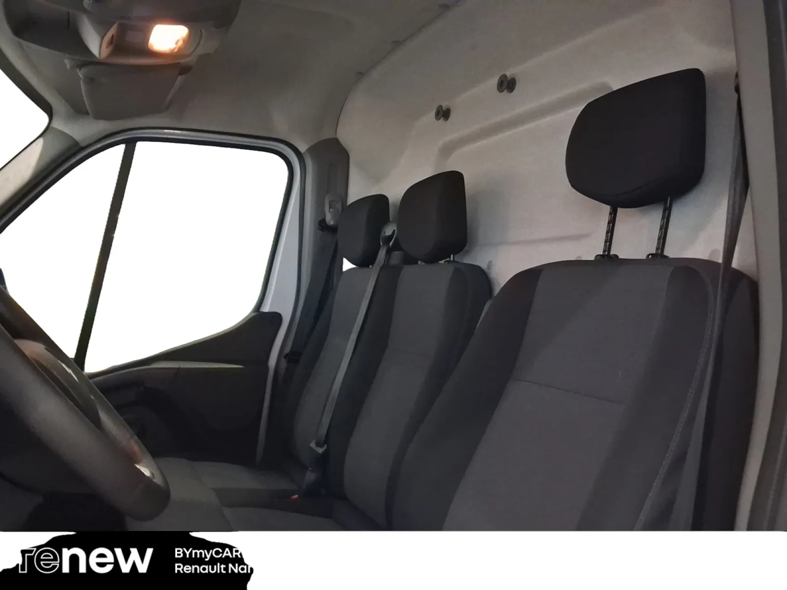 Acheter une renault MASTER FGN TRAC F3500 L3H3 BLUE DCI 135 d’occasion avec 21611km disponible immédiatement - photo 15