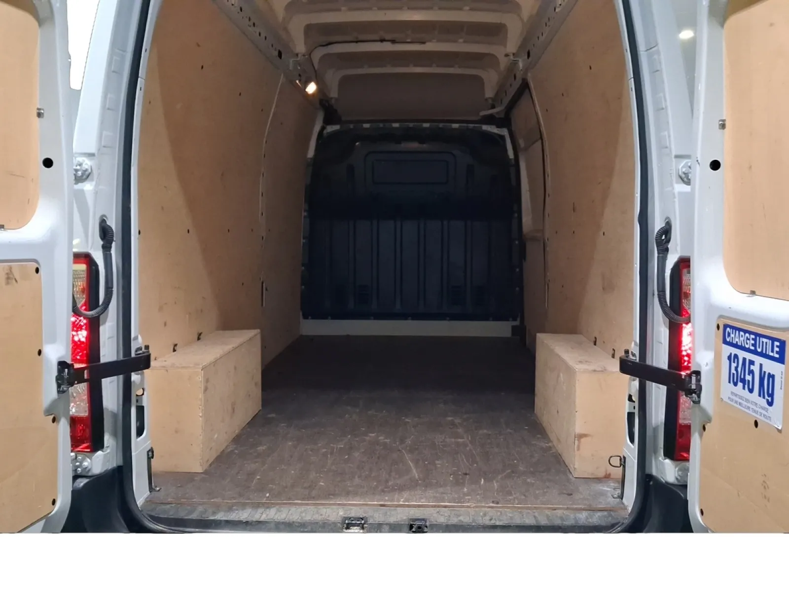 Acheter une renault MASTER FGN TRAC F3500 L3H3 BLUE DCI 135 d’occasion avec 21611km disponible immédiatement - photo 19
