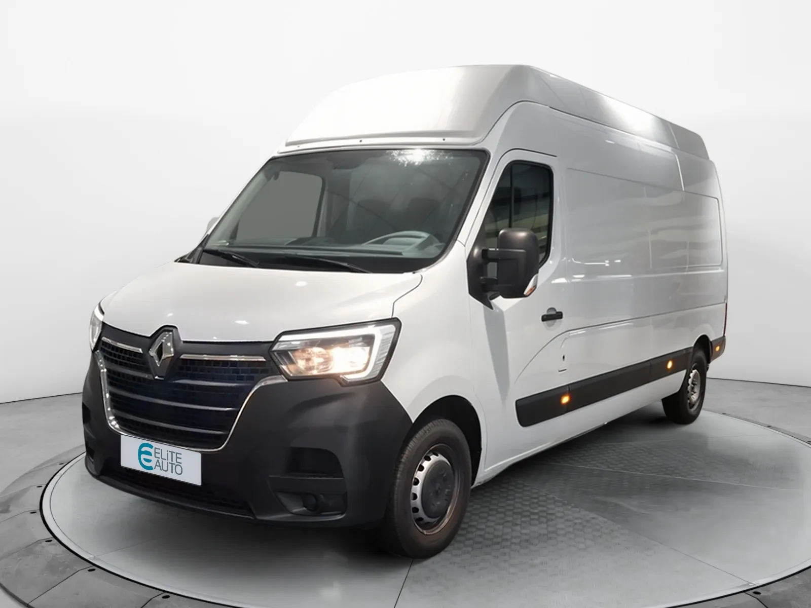 Acheter une renault MASTER FGN TRAC F3500 L3H3 BLUE DCI 135 d’occasion avec 21611km disponible immédiatement - photo 1