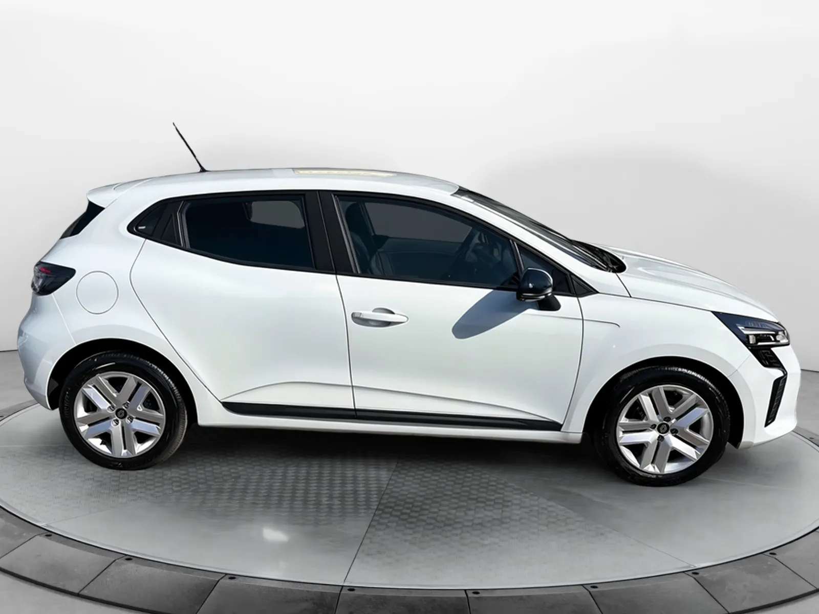 Acheter une renault Clio TCe 90 ch GSR2 d’occasion avec 10km disponible immédiatement - photo 6