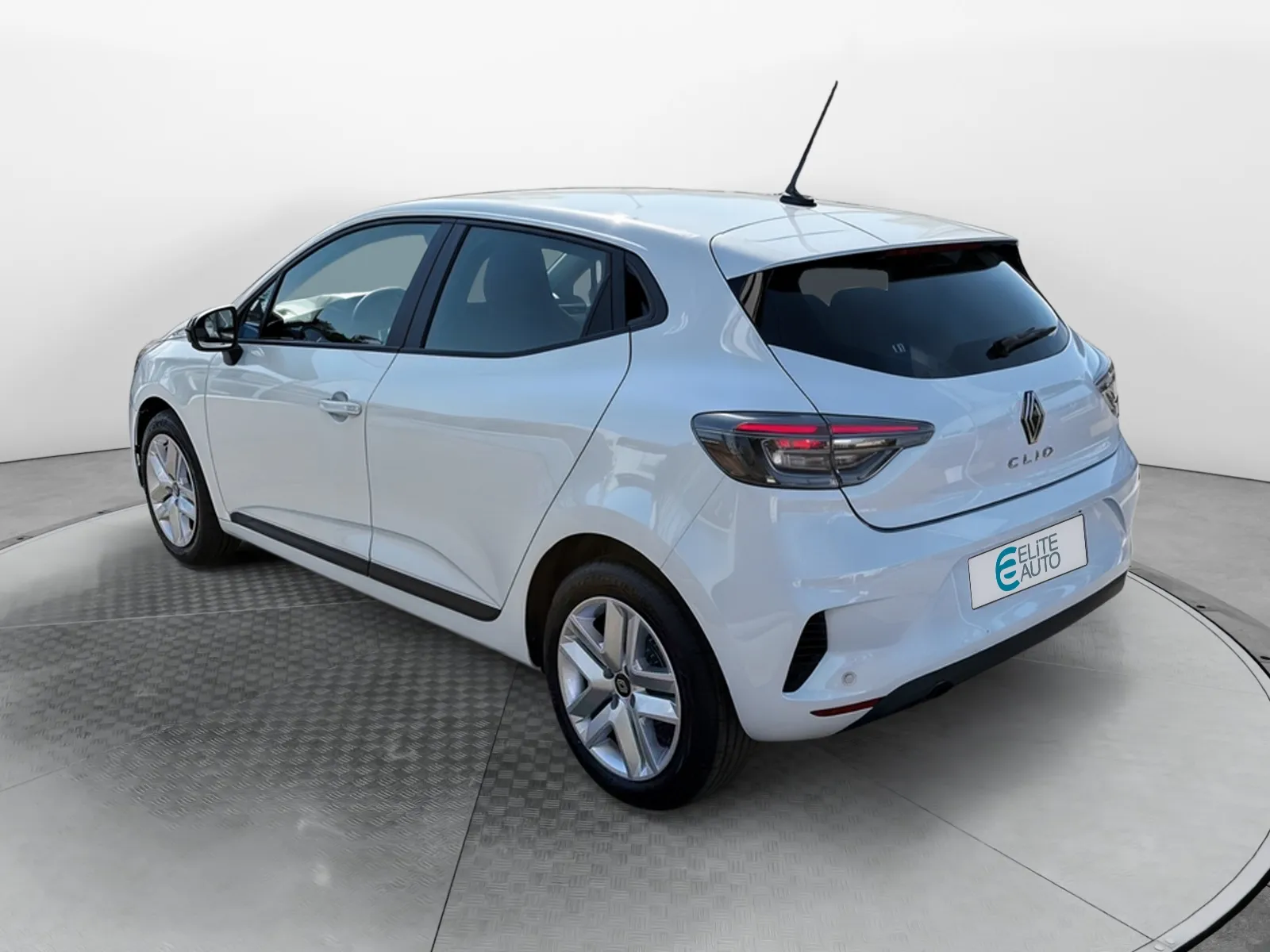 Acheter une renault Clio TCe 90 ch GSR2 d’occasion avec 10km disponible immédiatement - photo 3