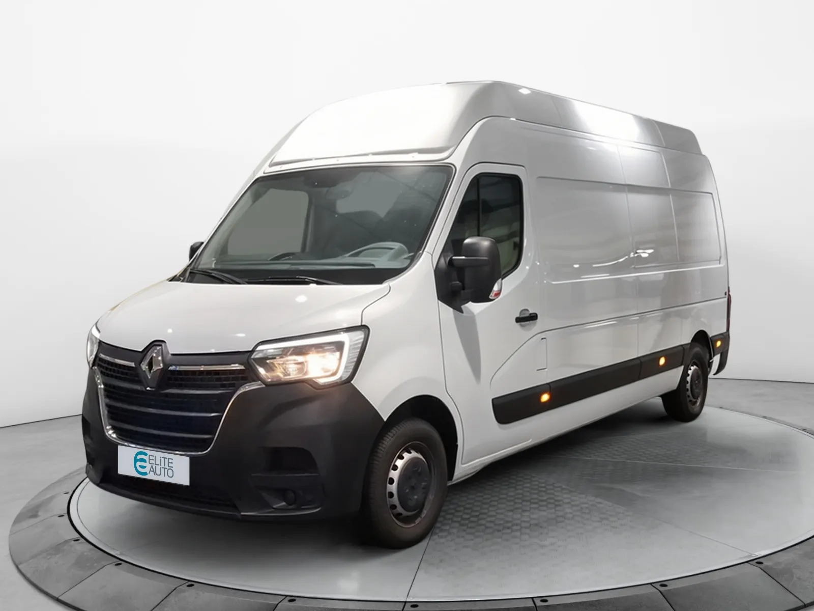 Acheter une renault MASTER FGN TRAC F3500 L3H3 BLUE DCI 135 d’occasion avec 27053km disponible immédiatement - photo 1