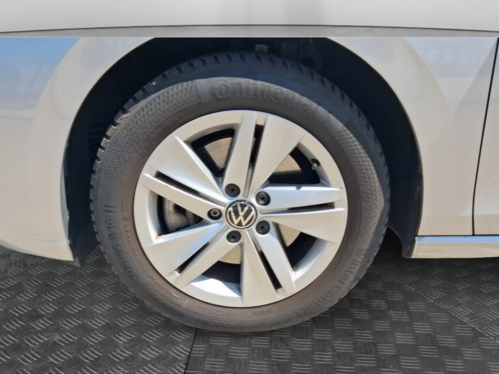 Acheter une volkswagen Golf SW 2.0 TDI SCR 116 DSG7 d’occasion avec 79685km disponible immédiatement - photo 18