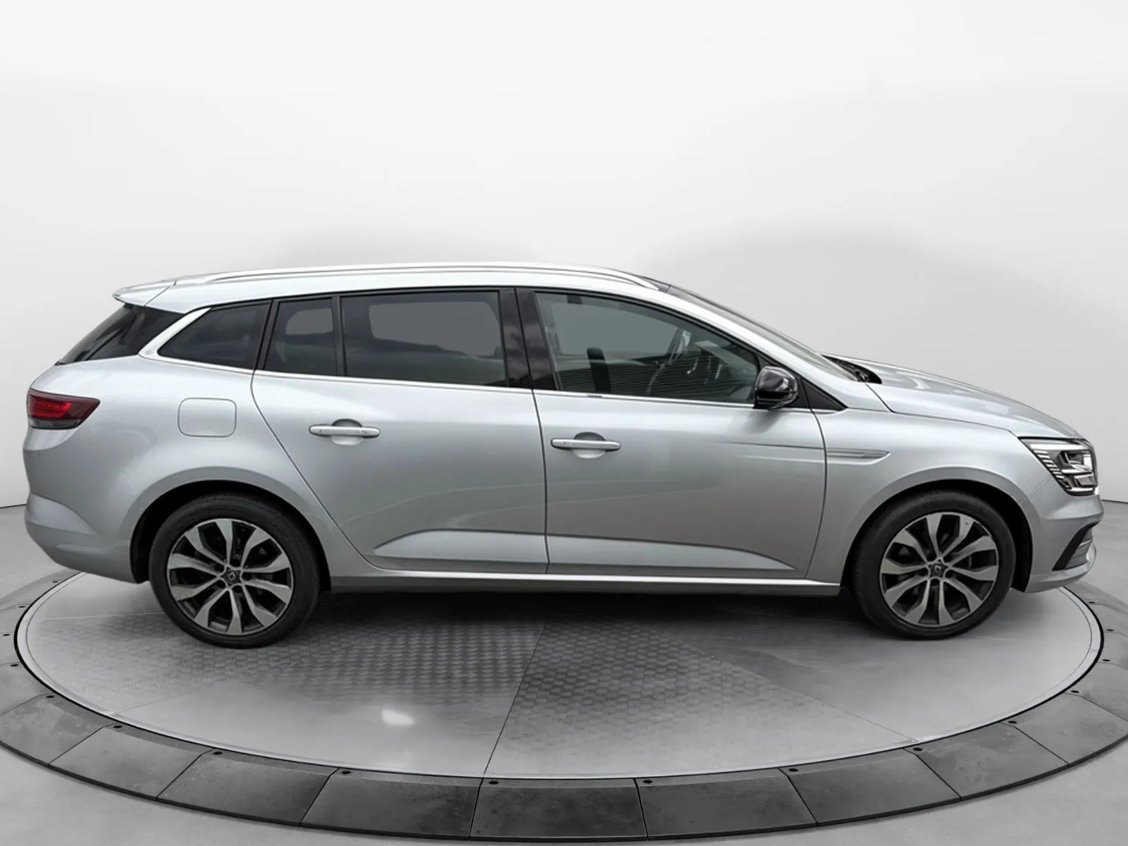 Acheter une renault Megane IV Estate Blue dCi 115 EDC d’occasion avec 71675km disponible immédiatement - photo 6